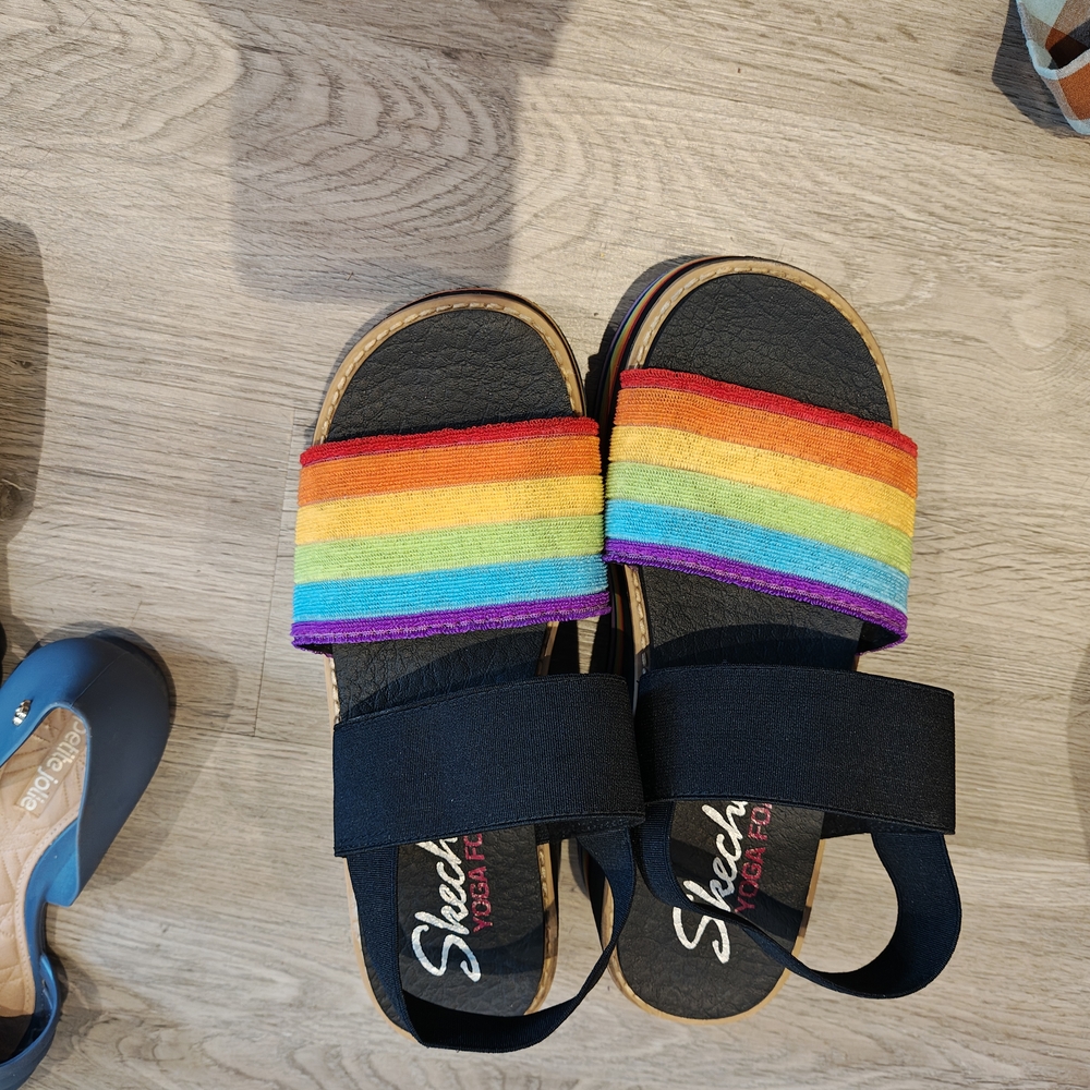 Skechers Yoga Foam Rainbow Platform Sandals